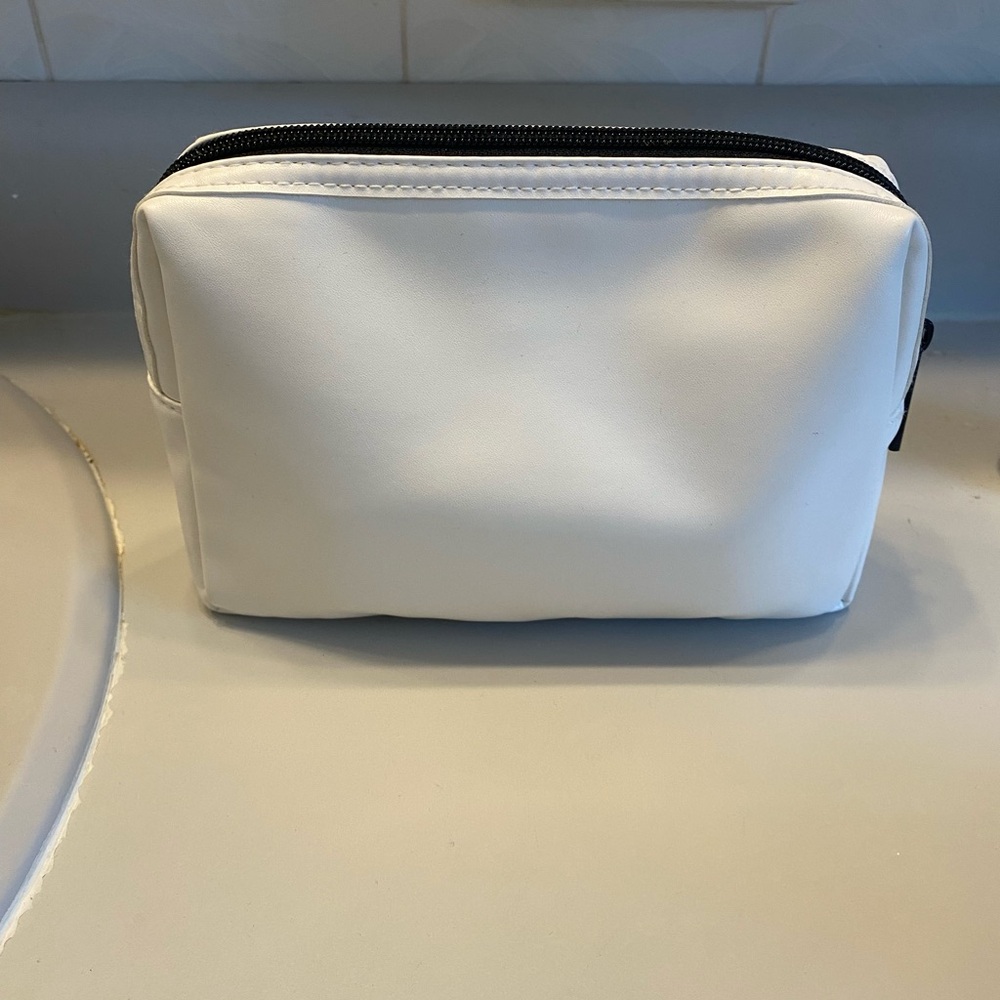 Arbonne Makeup Bag - image 2